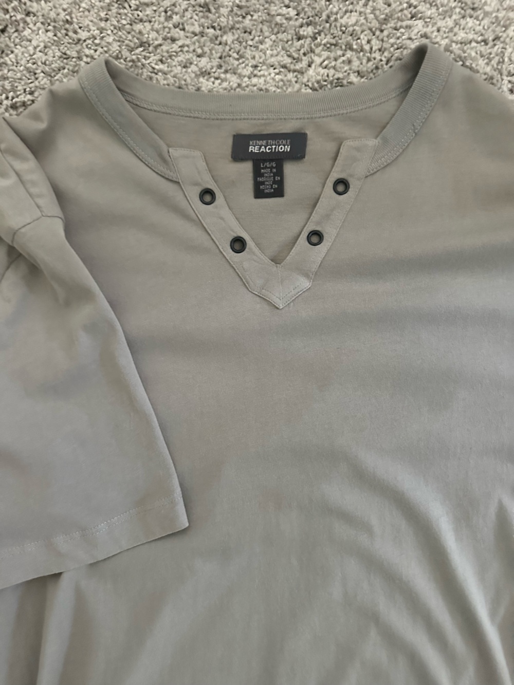 Kenneth Cole Reaction Short Sleeve V-Neck Snap Shirt in Light Gray